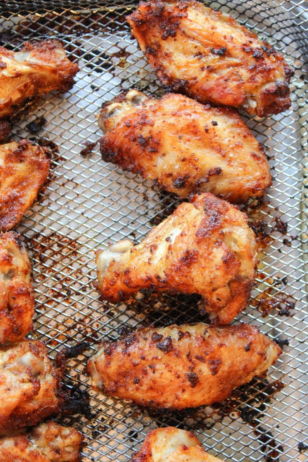 Crispy wings on the air fryer tray