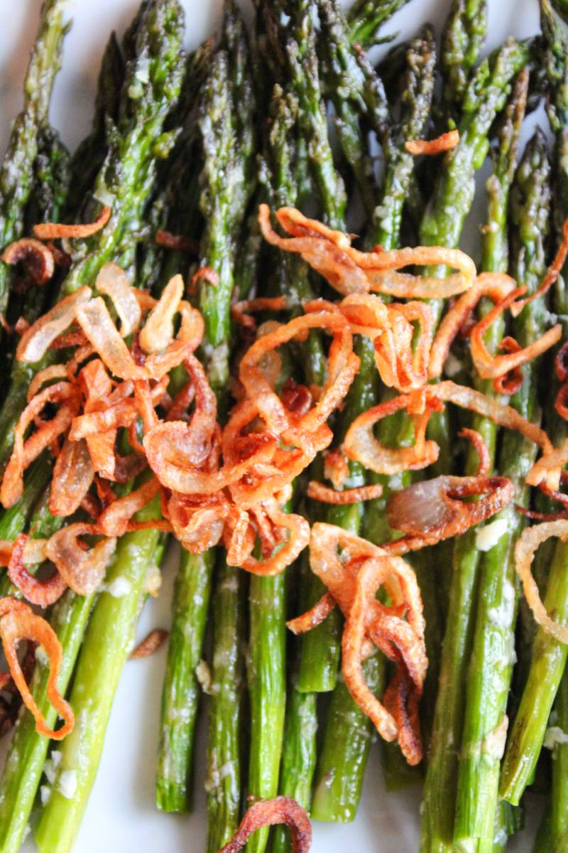 Close up on crispy shallots